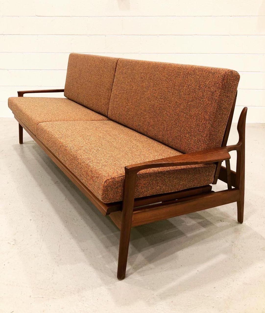 Fler Narvik Daybed in Mingle Mangle Spice fabric from Zepel