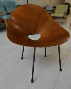 Restoration 50s Kine Chair"